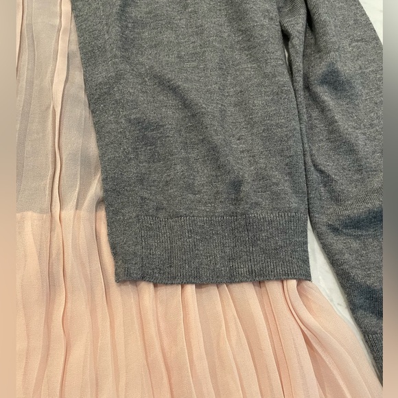 Chelsea28 Grey Sweater with Sheer Pink Accordion Hem Split Back Size Small - Picture 4 of 8